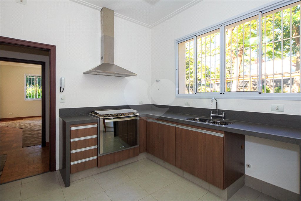 Casa Térrea à venda com 3 quartos, sendo 1 suíte, em Alto da Boa Vista, São Paulo, SP