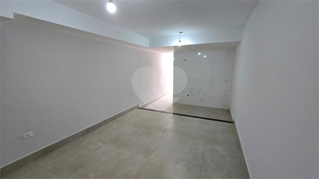 Sobrado à venda ou para alugar com 3 quartos, sendo 1 suíte,  em Parque Maria Domitila, São Paulo, SP