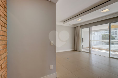 Apartamento à venda com 4 quartos, sendo 3 suítes, em Alto da Boa Vista, São Paulo, SP