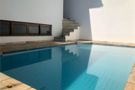 Casa à venda com 4 suítes no condomínio Vila das Emboabas, São Paulo - SP