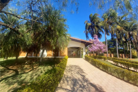 Casa à venda com 5 quartos, sendo 2 suítes, no condomínio Estância Marambaia, Vinhedo - SP