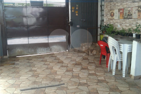 Casa à venda com 4 quartos, sendo 1 suíte, em Vila Pirajussara, São Paulo, SP