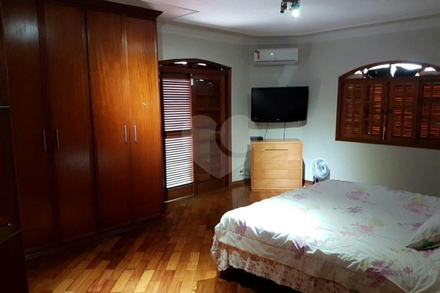 Sobrado à venda com 6 quartos, sendo 2 suítes, em Mandaqui, São Paulo, SP