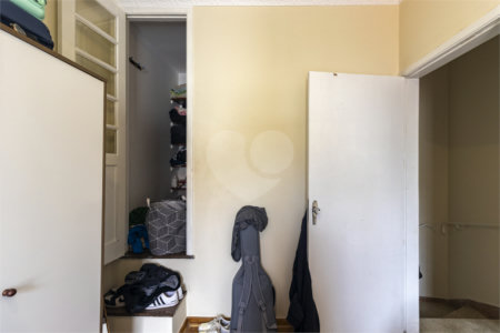 Casa à venda com 5 quartos, sendo 1 suíte, em Vila Nova Conceição, São Paulo, SP