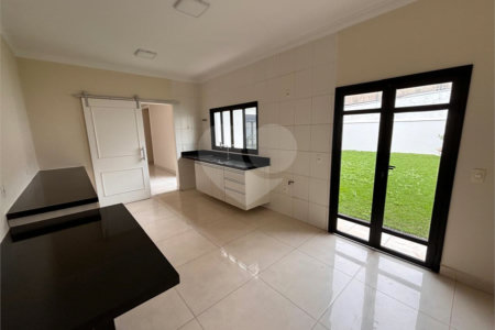 Casa à venda com 3 suítes no condomínio Residencial Maria Dulce, Indaiatuba - SP