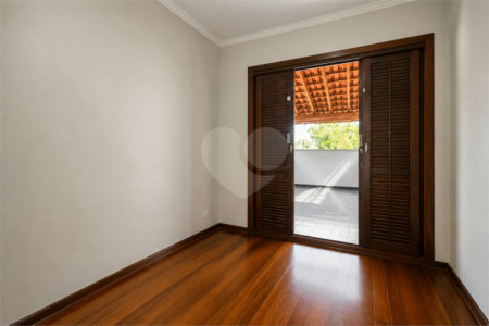 Sobrado à venda com 3 quartos, sendo 1 suíte, em Jardim Utinga, Santo André, SP