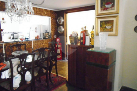 Casa à venda com 5 quartos, sendo 2 suítes, em Jardim Prudência, São Paulo, SP
