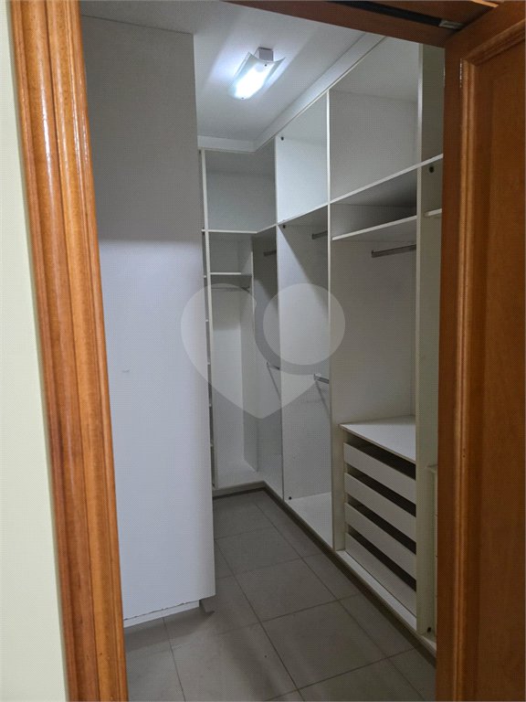 Casa à venda com 4 quartos, sendo 1 suíte, no condomínio Raizes, Paulínia - SP