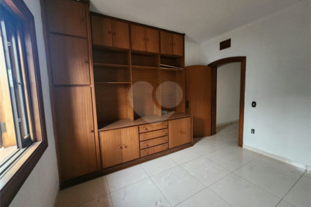 Sobrado à venda ou para alugar com 4 quartos, sendo 2 suítes, no Centro, Araraquara, SP