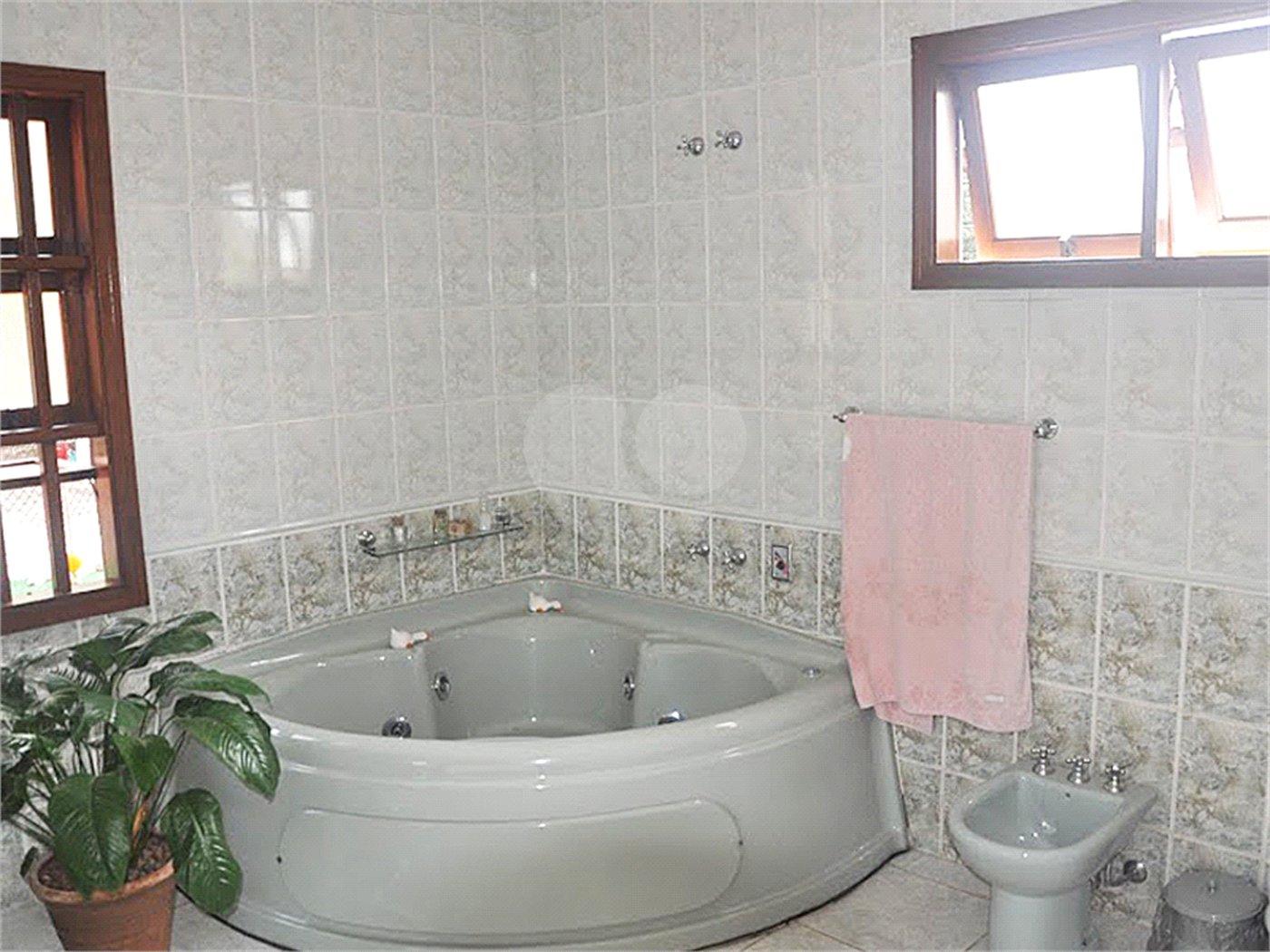 Sobrado à venda com 4 quartos, sendo 2 suítes,  em Alto da Boa Vista, São Paulo, SP