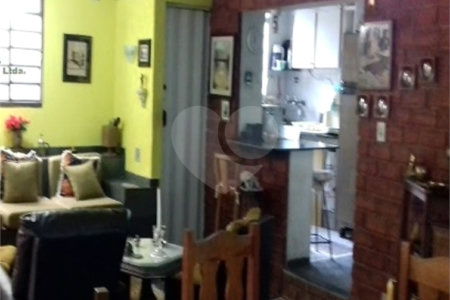 Sobrado à venda com 8 quartos, sendo 3 suítes, em Liberdade, São Paulo, SP