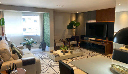 Apartamento à venda com 3 quartos, sendo 1 suíte, em Vila Andrade, São Paulo, SP