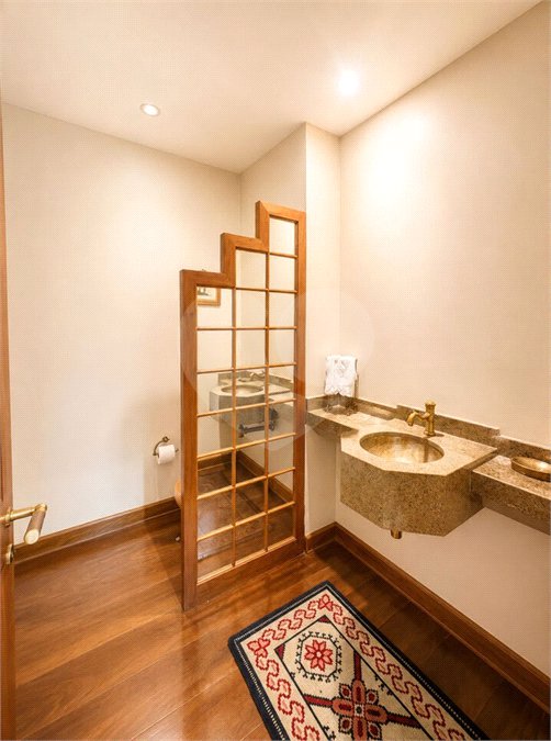 Apartamento à venda com 3 suítes em Moema, São Paulo, SP