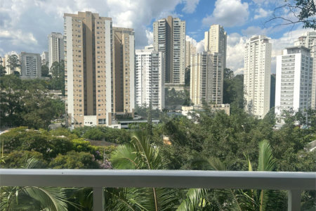 Apartamento à venda com 3 quartos, sendo 1 suíte,  em Vila Andrade, São Paulo, SP