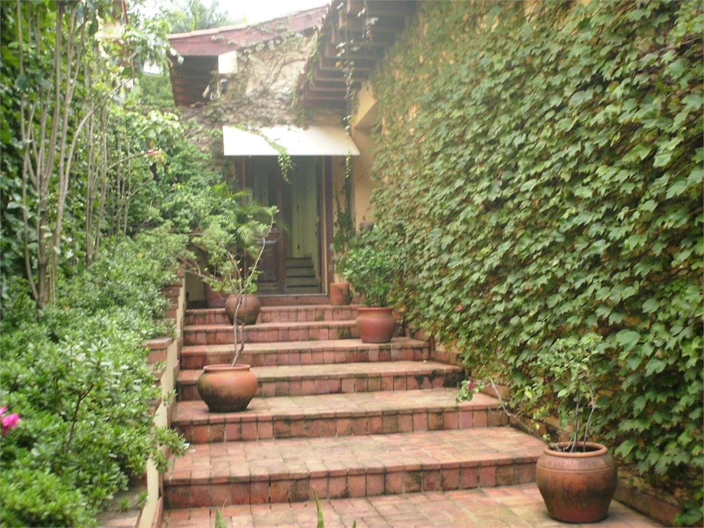 Sobrado à venda com 3 suítes em Jardim Viana, São Paulo, SP
