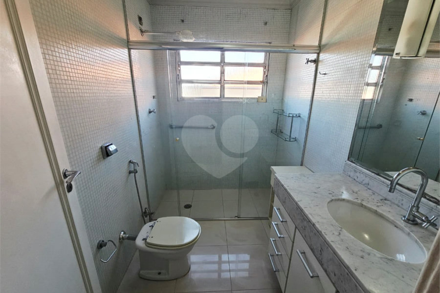 Sobrado à venda com 4 quartos, sendo 1 suíte, em Vila Guilherme, São Paulo, SP