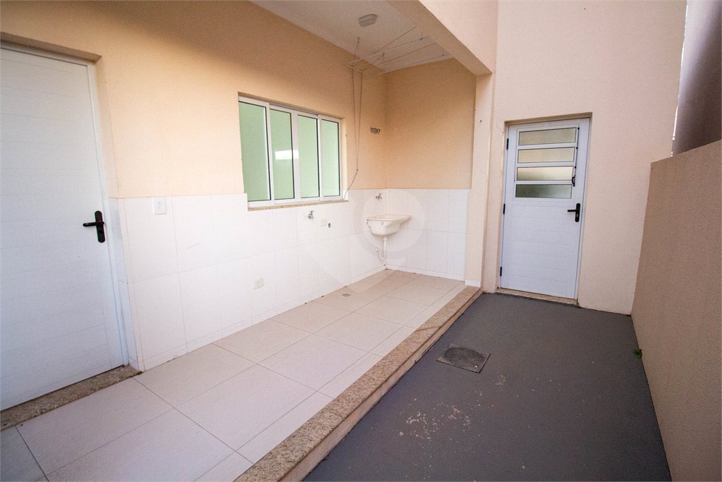 Casa à venda com 3 quartos, sendo 1 suíte, no condomínio Vilaregio, São Roque - SP