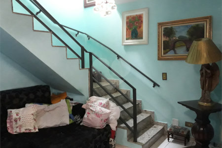 Sobrado à venda com 3 quartos, sendo 1 suíte,  em Jardim Oriental, São Paulo, SP