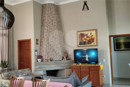 Casa à venda com 3 quartos, sendo 1 suíte, em Jardim Estância Brasil, Atibaia, SP
