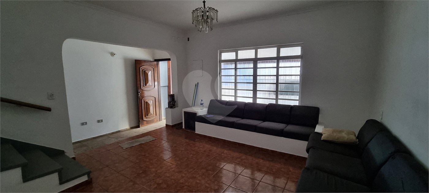 Casa à venda com 3 quartos, sendo 1 suíte,  em Jardim Rosa Maria, São Paulo, SP