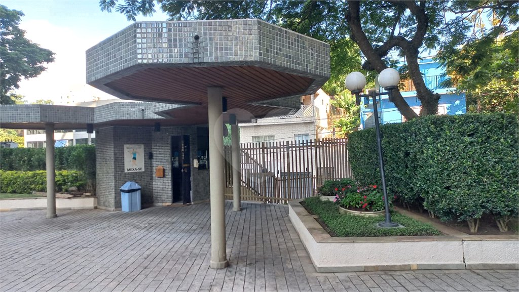 Apartamento à venda com 3 quartos, sendo 1 suíte,  em Vila Indiana, São Paulo, SP