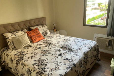 Apartamento à venda com 3 quartos, sendo 1 suíte,  em Enseada, Guarujá, SP