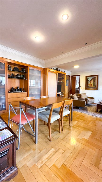 Apartamento à venda com 3 quartos, sendo 2 suítes, em Morumbi, São Paulo, SP