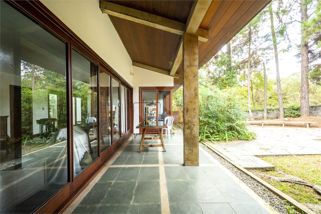 Casa à venda com 3 suítes no condomínio Chácara Flora, São Paulo - SP