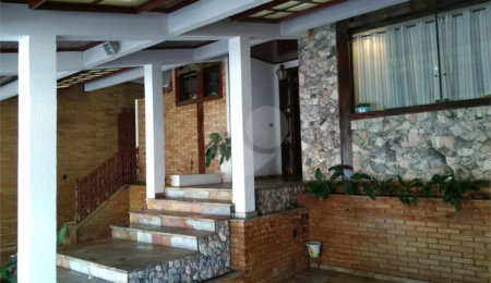 Casa à venda com 6 quartos, sendo 2 suítes,  em Jardim Leocádia, Sorocaba, SP