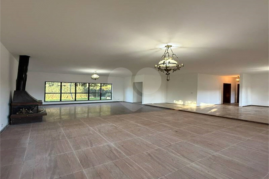 Casa à venda com 6 quartos, sendo 2 suítes, no condomínio Alpes de Mairiporã, Mairiporã - SP