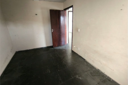 Casa à venda com 3 quartos em Jardim das Esmeraldas, São Paulo, SP