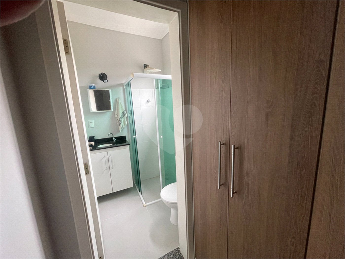Casa à venda com 4 quartos, sendo 1 suíte, no condomínio Horto Florestal II, Sorocaba - SP