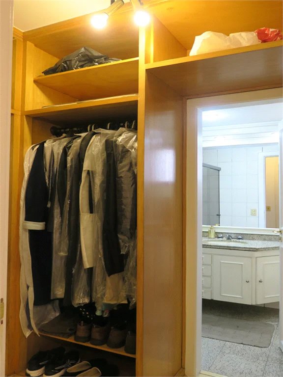 Apartamento à venda com 3 suítes em Vila Suzana, São Paulo, SP