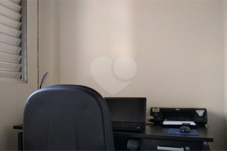 Apartamento com três dormitórios no Bom Retiro.