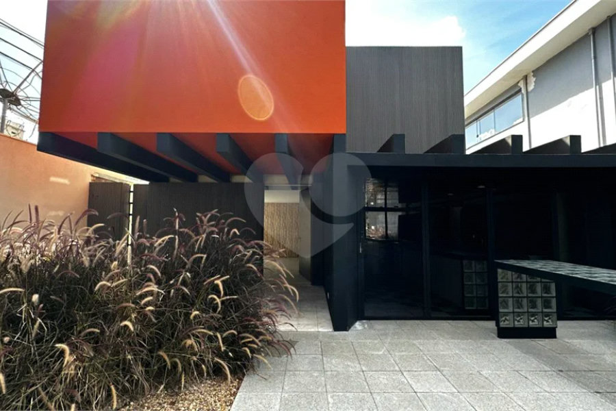 Casa Comercial disponível para venda e locação no Bairro Cidade Jardim em Piracicaba - SP.