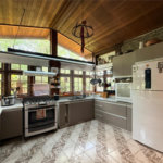 Casa à venda com 4 suítes em Vila Natal, Campos do Jordão, SP