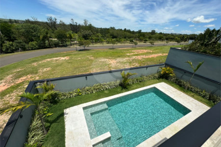 Casa à venda com 4 suítes no condomínio Villas do Golf, Itu - SP