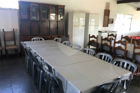 Chácara à venda com 9 quartos, sendo 6 suítes,  em Araçoiaba da Serra, SP