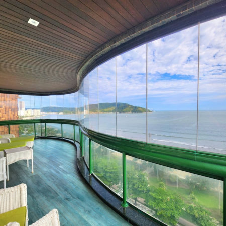 Apartamento Alto Padrão Frente Mar com 4 Dormitórios, 3 Suítes e 3 Vagas na Orla de Santos