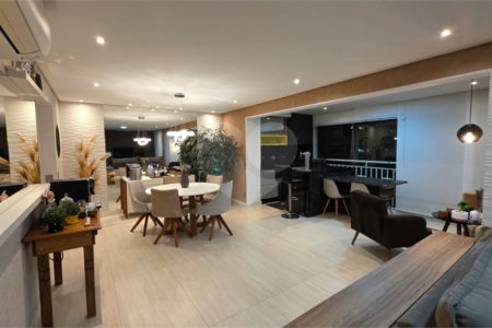 Apartamento à venda com 3 quartos, sendo 1 suíte, no Centro, São Bernardo do Campo, SP