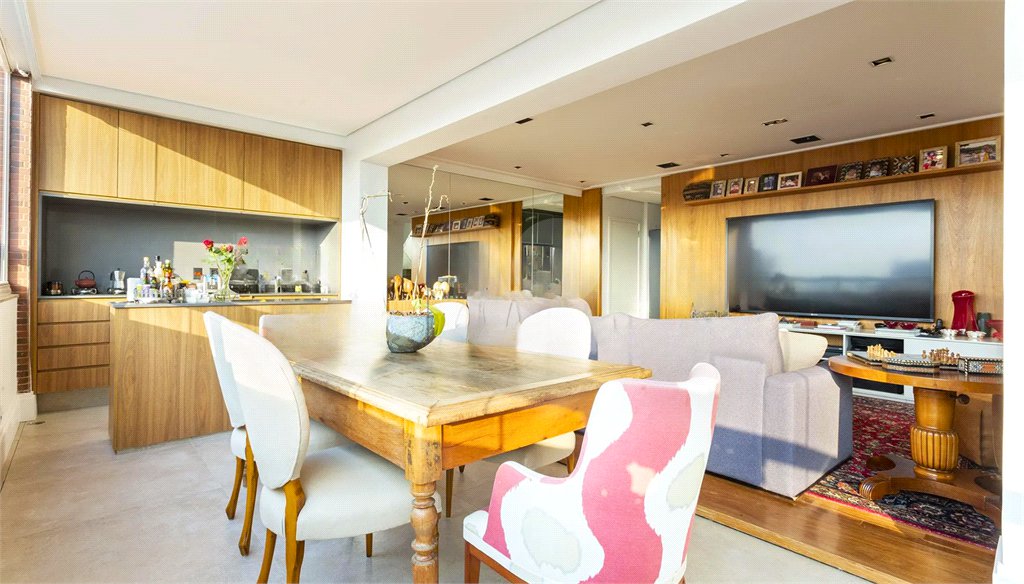 Apartamento à venda ou para alugar com 2 suítes em Itaim Bibi, São Paulo, SP
