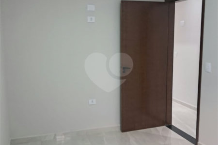 Casa de Vila à venda com 2 quartos, sendo 1 suíte, em Vila Barão, Sorocaba, SP