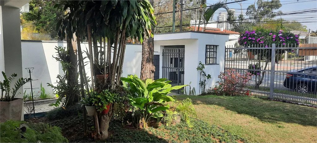 Casa à venda ou para alugar com 3 suítes em Alto da Lapa, São Paulo, SP