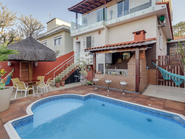 Casa à venda ou para alugar com 4 quartos, sendo 2 suítes,  em Jardim Prudência, São Paulo, SP