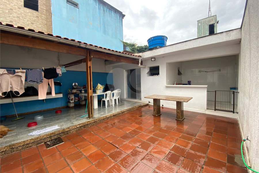Sobrado 3 Suítes próximo ao parque do carmo