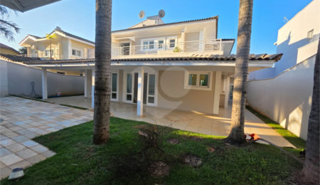 Casa à venda ou para alugar com 3 suítes no condomínio Villagio Capriccio, Louveira - SP