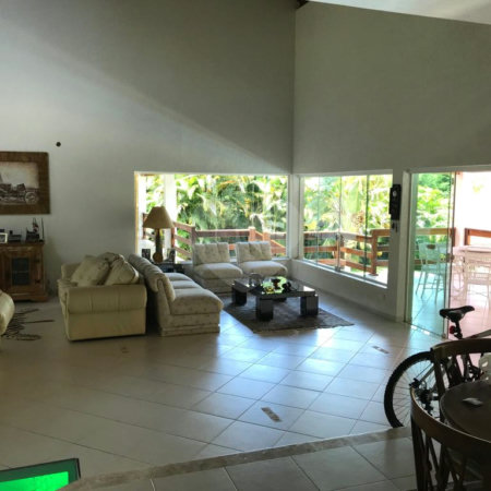 Casa à venda com 4 suítes no Centro, Guararema, SP