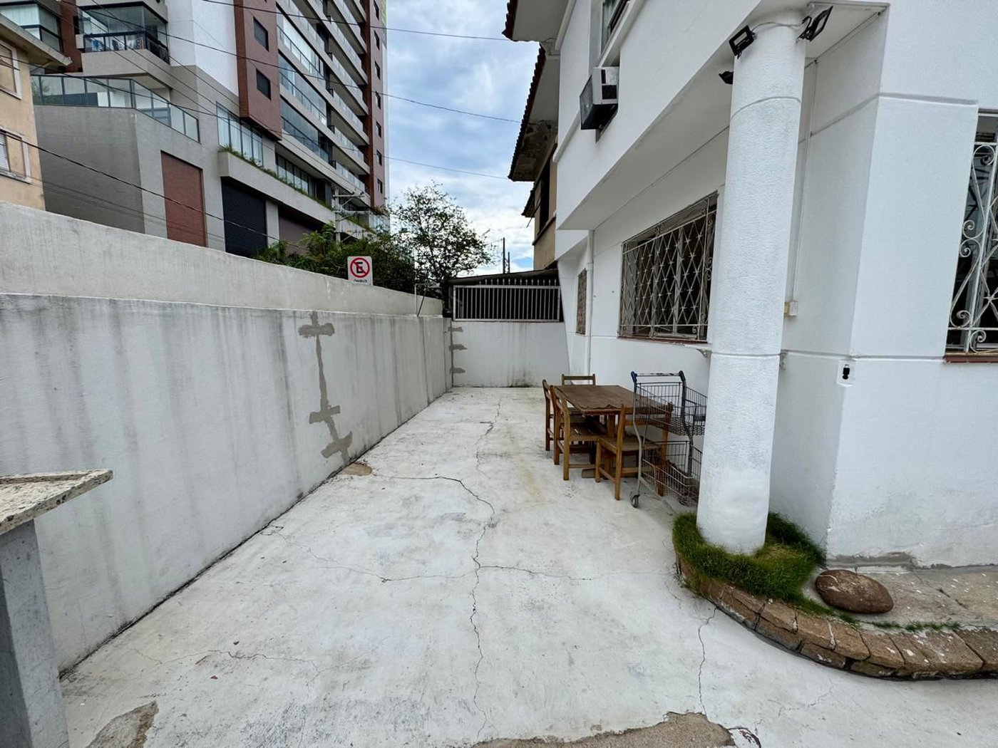 CASA AMPLA COM QUINTAL  150m² - 1.799.000,00 - Aparecida - Santos/SP
