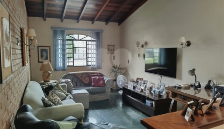Sobrado à venda com 3 quartos, sendo 1 suíte,  em Vila Matias, São Paulo, SP