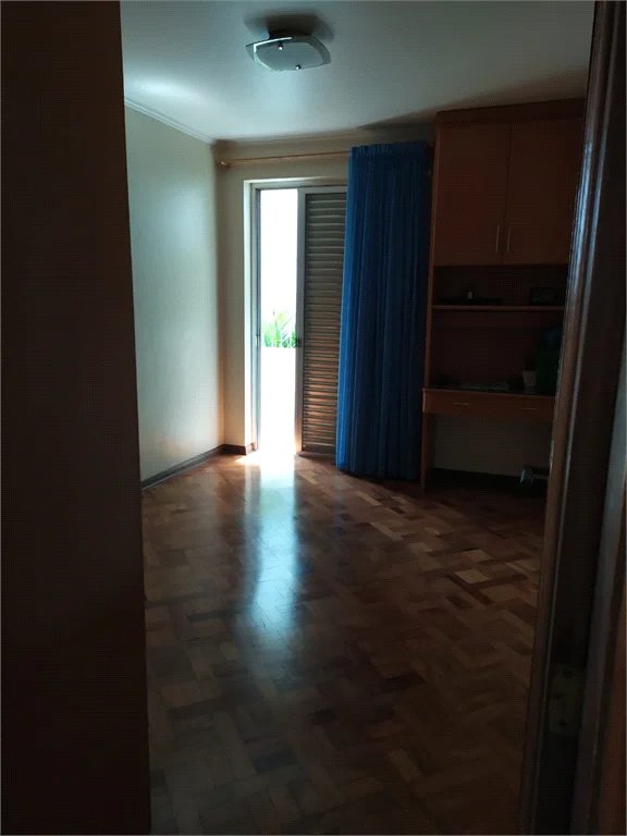 Casa à venda com 4 quartos, sendo 2 suítes, em Jardim das Vertentes, São Paulo, SP